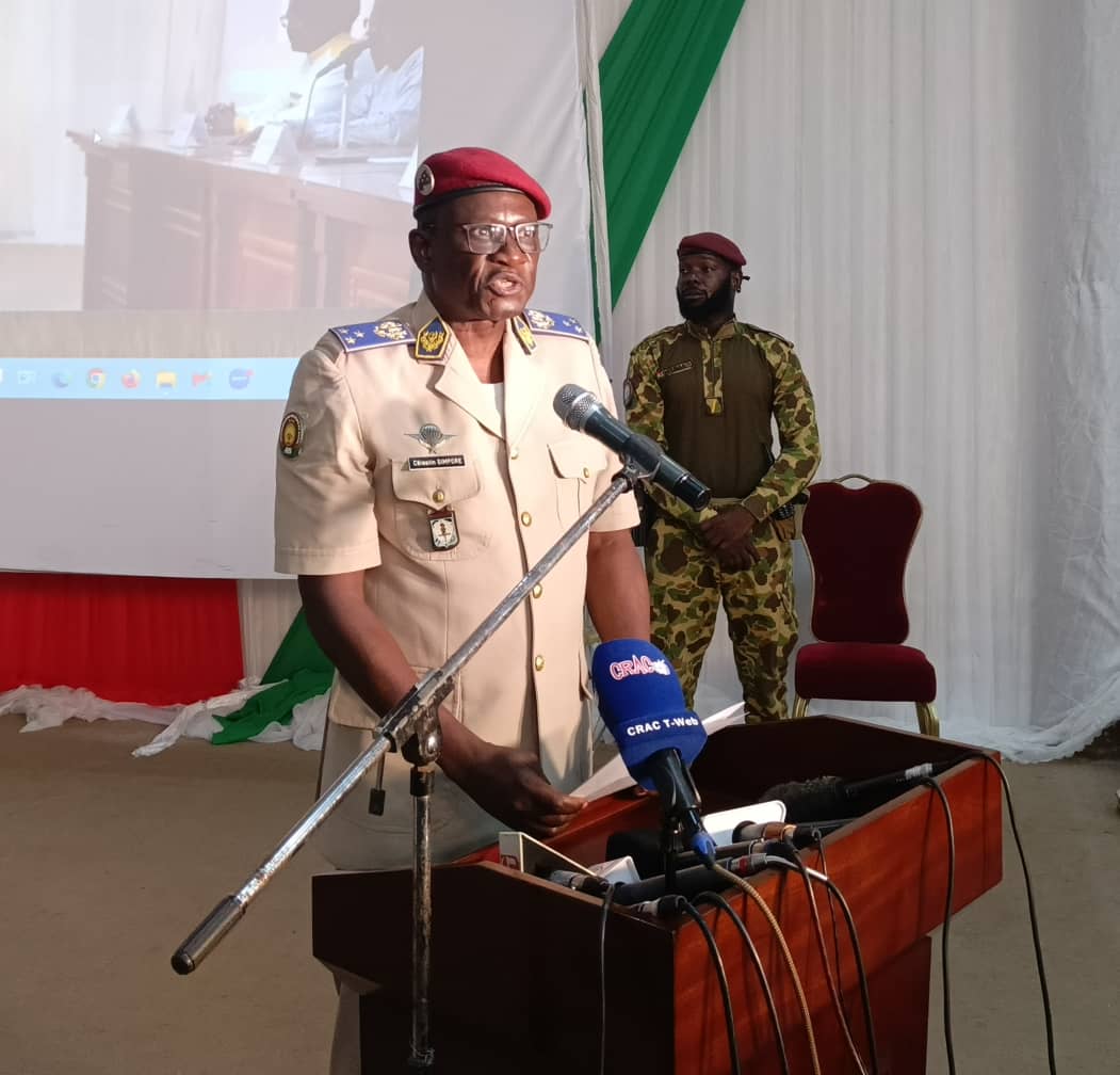Le ministre d’Etat chargé de la guerre Célestin Simporé : « Le thème s’inscrit dans la volonté du président du Faso d’affranchir le Burkina Faso des maux qui le minent ».