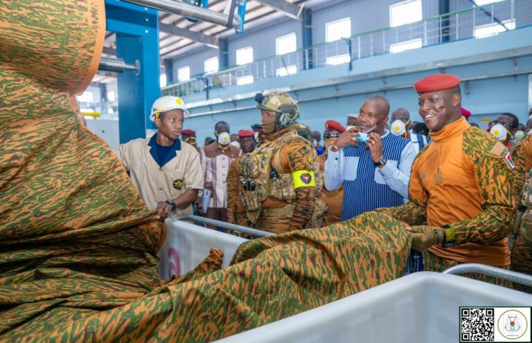 Inauguration du complexe industriel TEXFORCES-BF : désormais des tenues militaires  « made in Burkina »