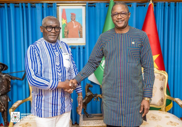Coopération bilatérale : l&rsquo;axe Ouagadougou-Libreville se renforce avec l&rsquo;arrivée du nouvel ambassadeur de la République Gabonaise au Burkina Faso