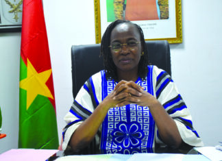 Camarade Annick Pikbougoum/Zingué Ouattara (Ministre des Sports, de la Jeunesse et de l’Emploi) : « Pour la CAN féminine 2026, aucune prime n’a été coupée »