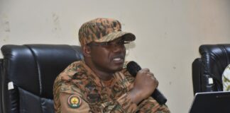 Sécurité alimentaire et souveraineté : Le ministre Ismaël Sombié à l’écoute du monde rural du Gulmu Pour le ministre chargé de l’agriculture, Ismaël Sombié, l’engagement des agriculteurs, des éleveurs et des transformateurs demeure essentiel à la consolidation de la souveraineté alimentaire.