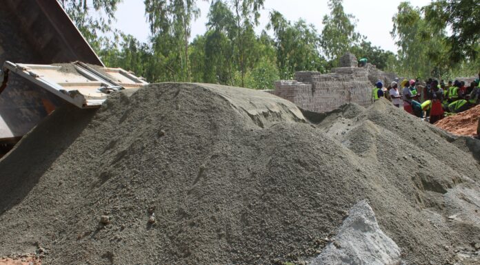 Dédougou : La compagnie STAF donne 32 m3 de granites à Faso Mêbo