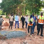 Clôture du lycée Ouezzin Coulibaly : le ministre Moumouni Zoungrana constate l’état d’avancement des travaux