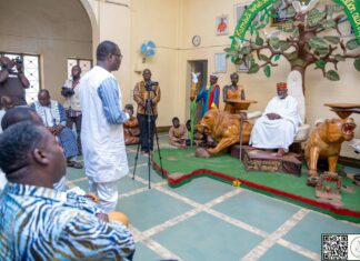 NUIT DE LA RÉVOLUTION PROGRESSISTE POPULAIRE : Le Comité d’organisation sollicite les bénédictions de Sa Majesté le Mogho Naaba Sa Majesté le Mogho Naaba a prodigué des conseils à la délégation pour la réussite de La nuit de la Révolution Progressiste Populaire