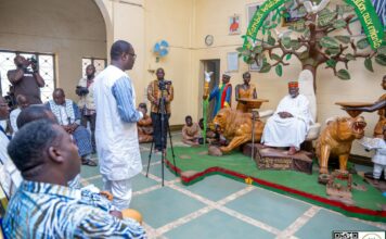 NUIT DE LA RÉVOLUTION PROGRESSISTE POPULAIRE : Le Comité d’organisation sollicite les bénédictions de Sa Majesté le Mogho Naaba Sa Majesté le Mogho Naaba a prodigué des conseils à la délégation pour la réussite de La nuit de la Révolution Progressiste Populaire