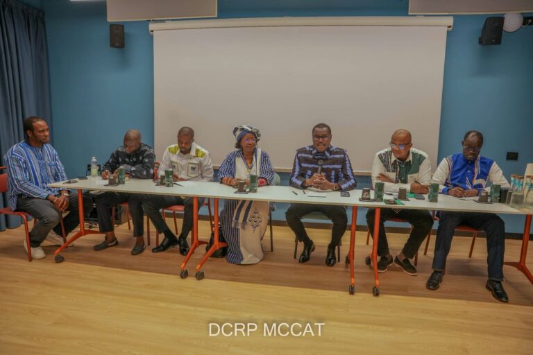 Le porte-parole du gouvernement  à la diaspora Burkinabè vivant à Naples : « Pensez au pays,  ayez confiance aux autorités, sachez que nous n&rsquo;allons jamais vous trahir »