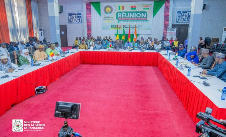 Consultations AES-CEDEAO : les membres du comité ministériel de pilotage de l’espace confédéral accordent leurs violons avant les négociations de Dakar ‎