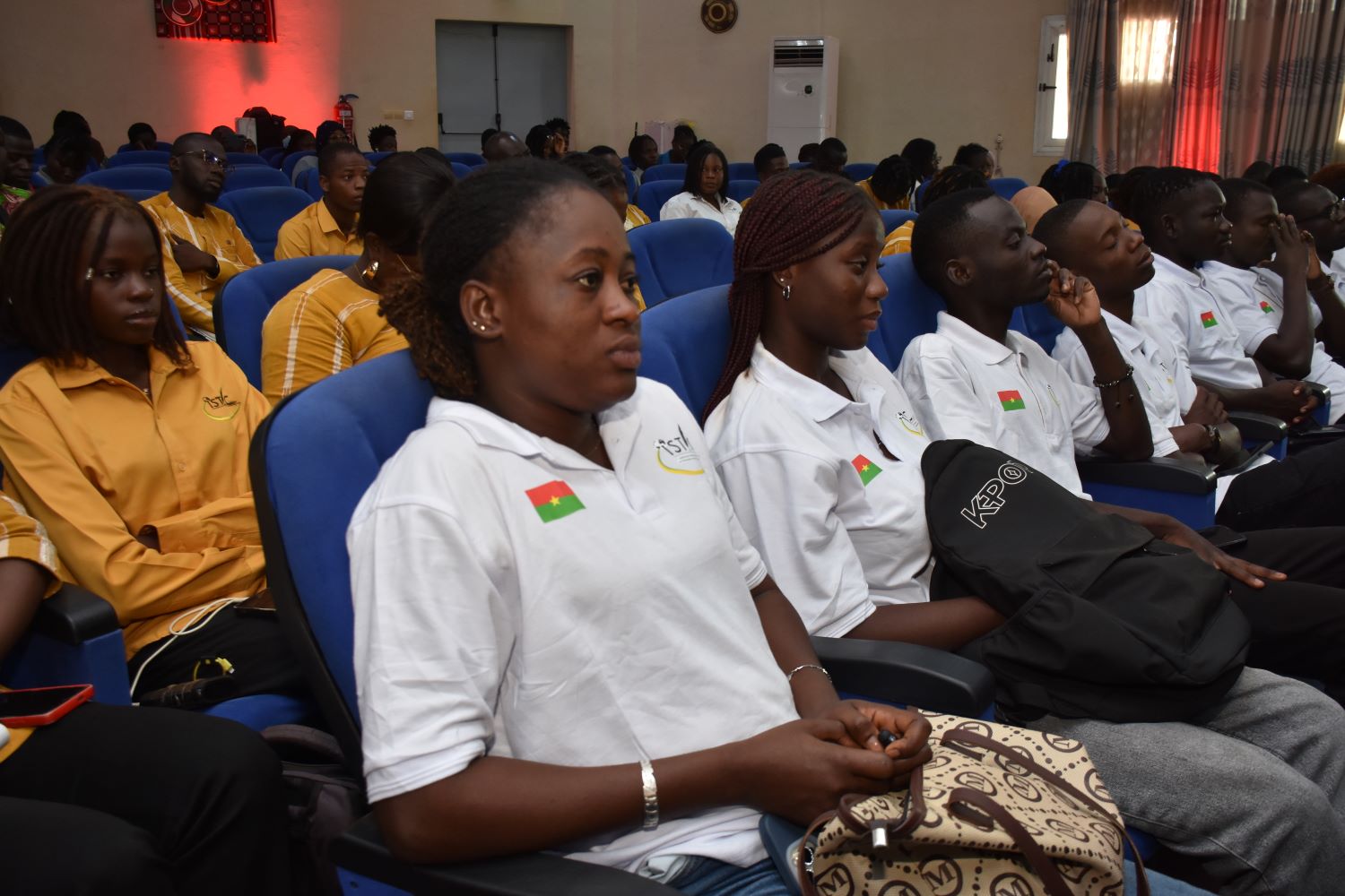 Les étudiants de l’Institut des sciences et techniques de l’information et de la communication aux UACO 2026.
