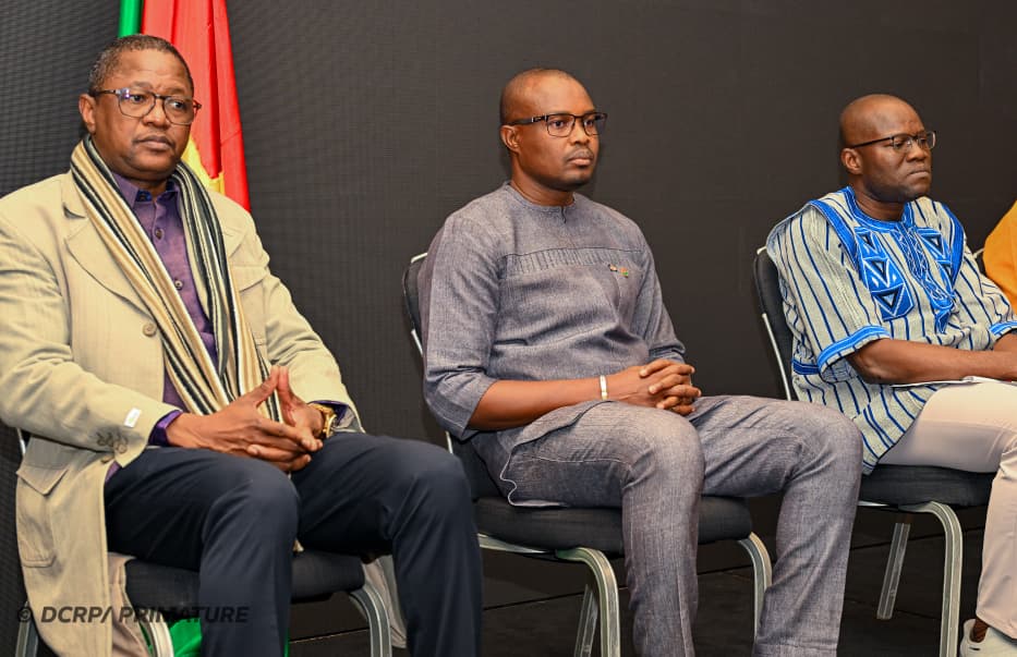 Lors de la rencontre avec les Burkinabè en Russie, le premier ministre avait à ses cotés trois membres de son gouvernement et l'ambassadeur du Burkina.