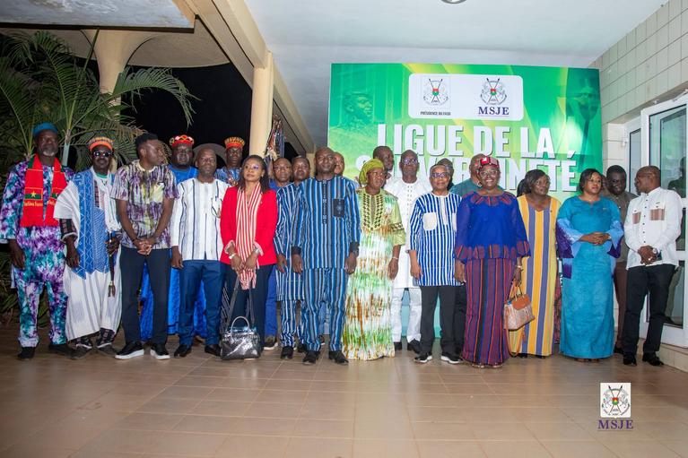 𝗟𝗶𝗴𝘂𝗲 𝗱𝗲 𝗹𝗮 𝘀𝗼𝘂𝘃𝗲𝗿𝗮𝗶𝗻𝗲𝘁𝗲́ : 𝗿𝗲́𝘃𝗲́𝗹𝗲𝗿 𝗹𝗲𝘀 𝘁𝗮𝗹𝗲𝗻𝘁𝘀 𝗯𝘂𝗿𝗸𝗶𝗻𝗮𝗯𝗲̀ 𝗲𝘁 𝗿𝗲𝗻𝗳𝗼𝗿𝗰𝗲𝗿 𝗹𝗲 𝗱𝗲́𝘃𝗲𝗹𝗼𝗽𝗽𝗲𝗺𝗲𝗻𝘁 𝗱𝘂 𝗳𝗼𝗼𝘁𝗯𝗮𝗹𝗹 𝗱𝗮𝗻𝘀 𝗹𝗲𝘀 𝗿𝗲́𝗴𝗶𝗼𝗻𝘀